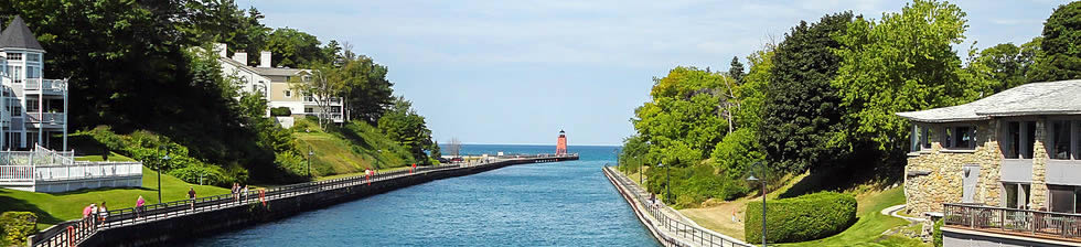 Charlevoix Airport Shuttle